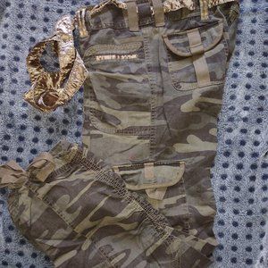 Wet Seal Camo Pants with Belt M